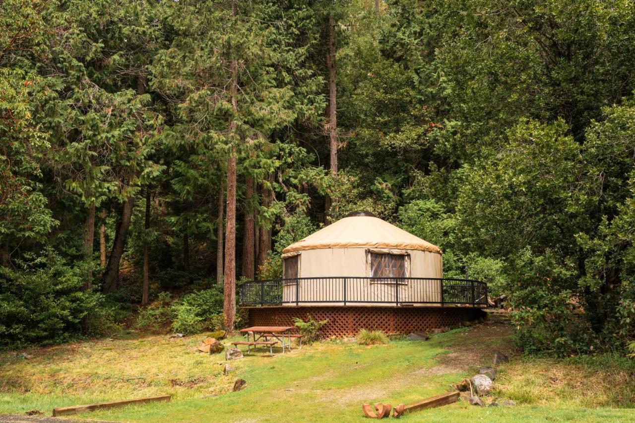 Redwood Meadows Rv Resort Кресент-Сити Экстерьер фото
