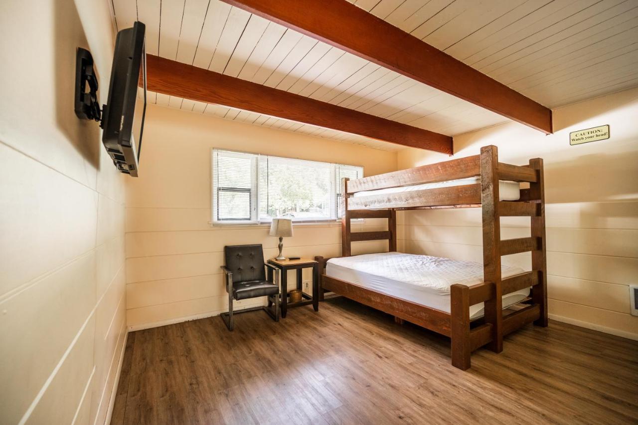 Redwood Meadows Rv Resort Кресент-Сити Экстерьер фото