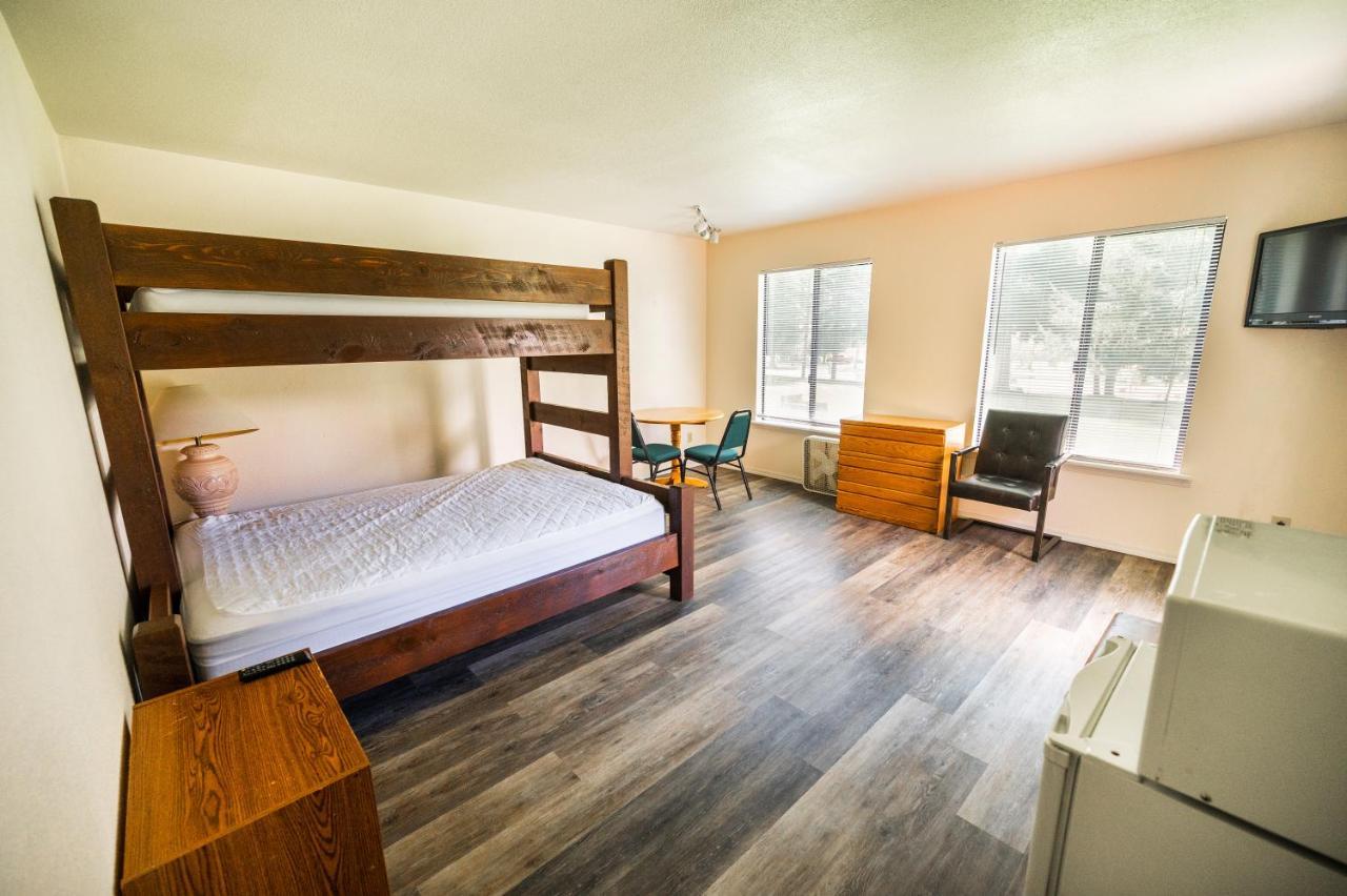 Redwood Meadows Rv Resort Кресент-Сити Экстерьер фото