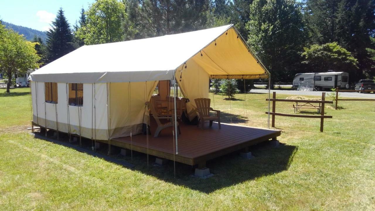 Redwood Meadows Rv Resort Кресент-Сити Экстерьер фото